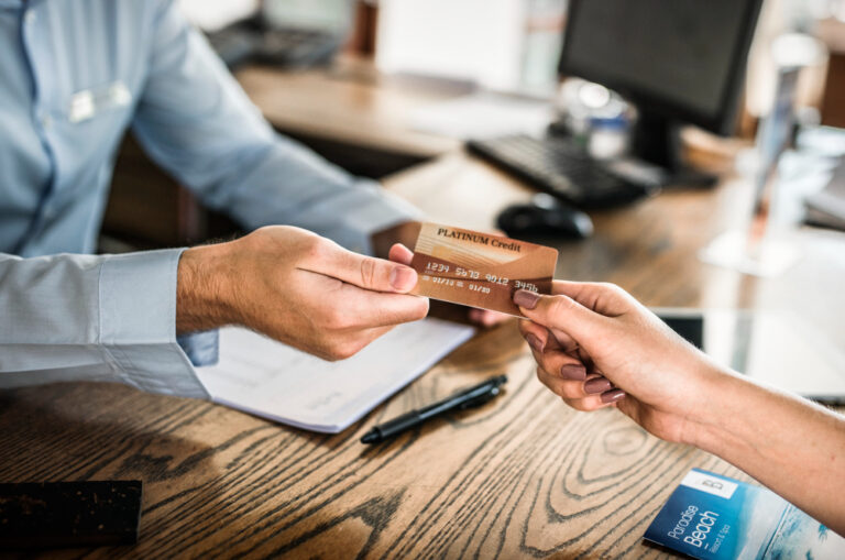 Cláusulas abusivas en los contratos de Tarjetas Revolving