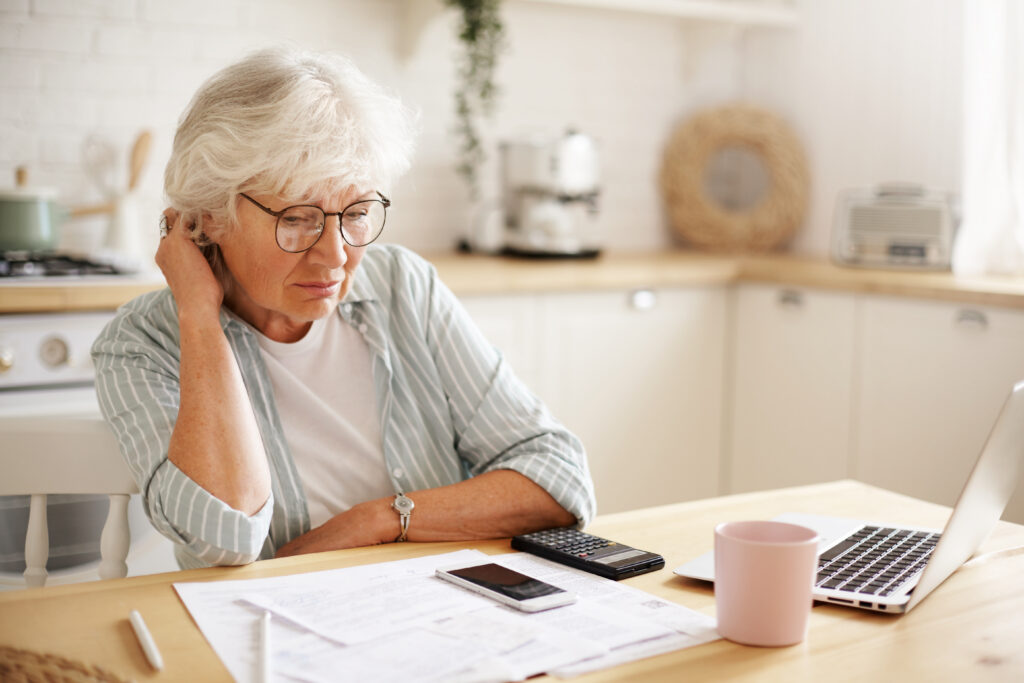 Mujer calcula su jubilación